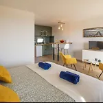 Sea View Studio, Terrace & Pools - Διαμέρισμα