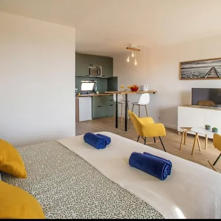 Sea View Studio, Terrace & Pools - 公寓