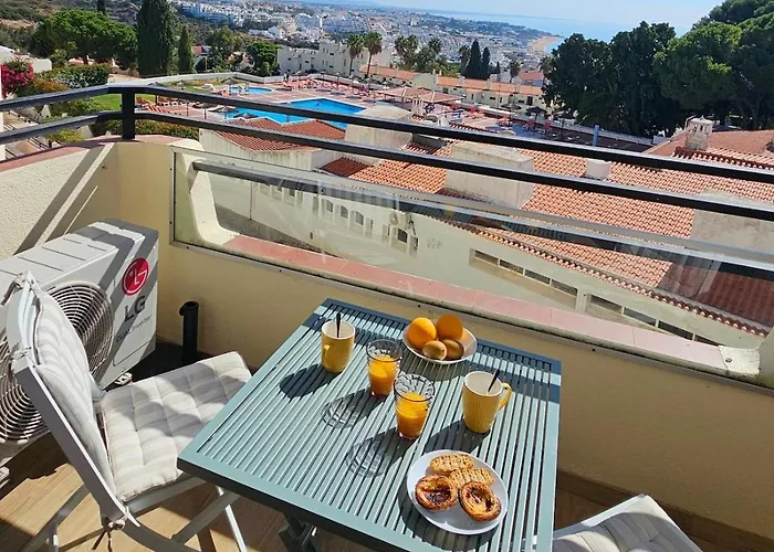 Sea View Studio, Terrace & Pools -