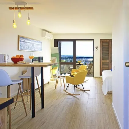 Sea View Studio, Terrace&pools -
